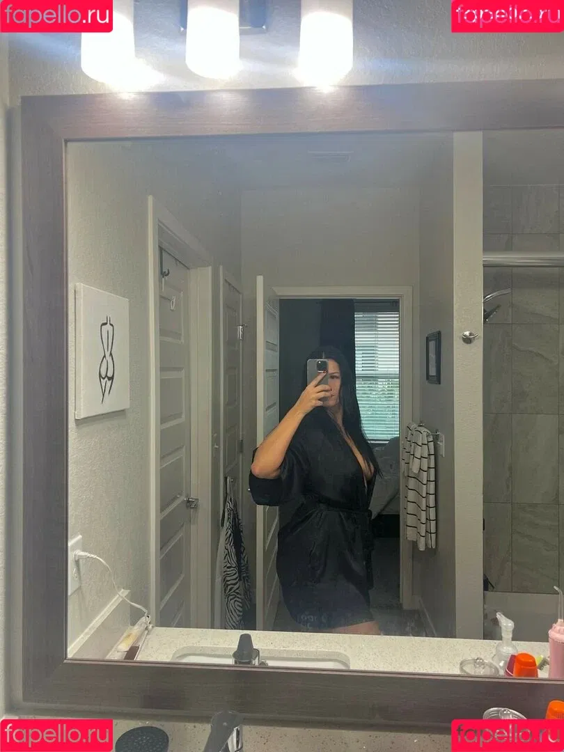 katrinauaiv / sahara99073034 / saharasdessert Onlyfans Photo Gallery 