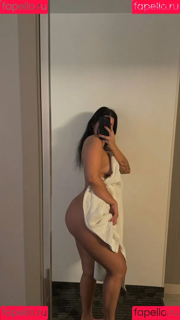 katrinauaiv / sahara99073034 / saharasdessert Onlyfans Photo Gallery 