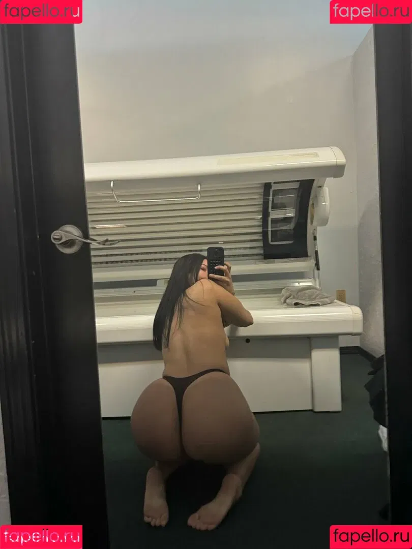 katrinauaiv / sahara99073034 / saharasdessert Onlyfans Photo Gallery 