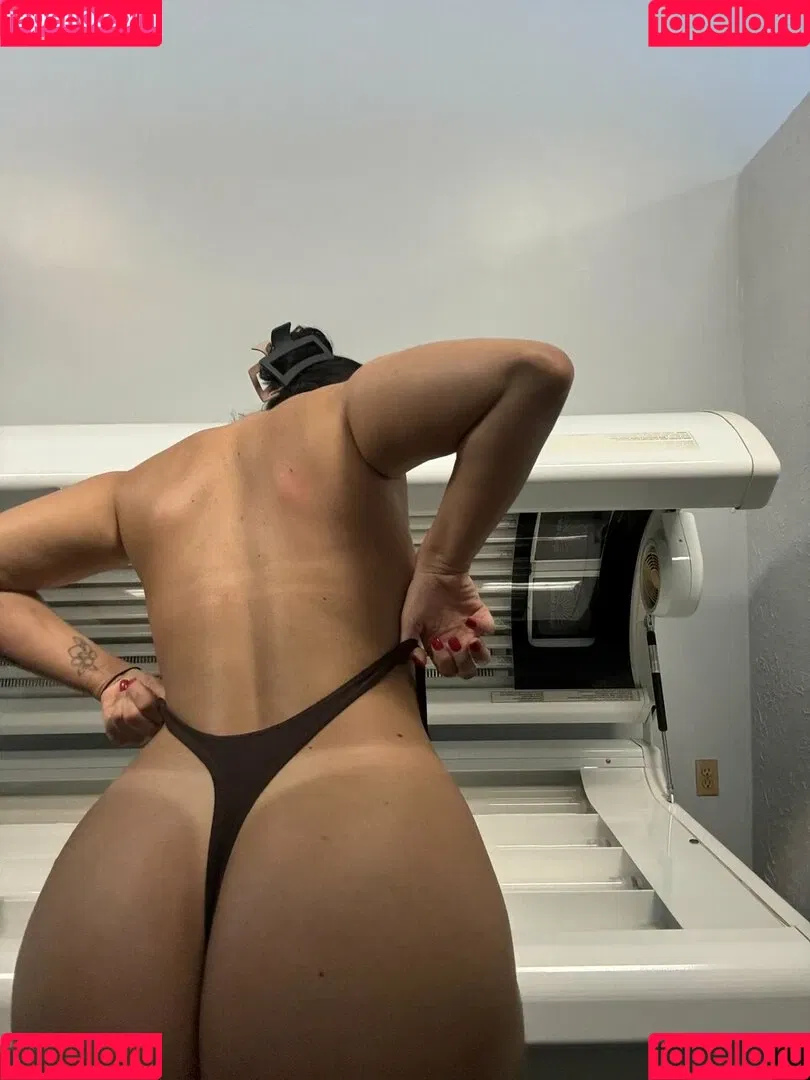 katrinauaiv / sahara99073034 / saharasdessert Onlyfans Photo Gallery 