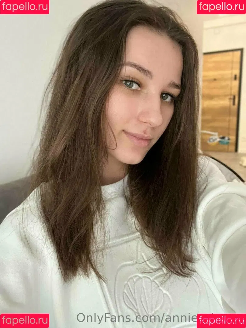 annie_aa / annie_cherry / https: / theanniecherry Onlyfans Photo Gallery 