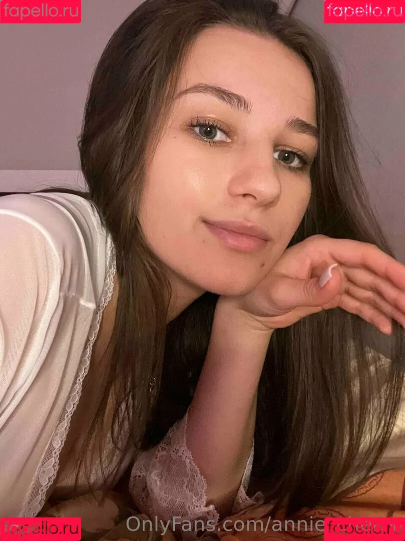 annie_aa / annie_cherry / https: / theanniecherry Onlyfans Photo Gallery 