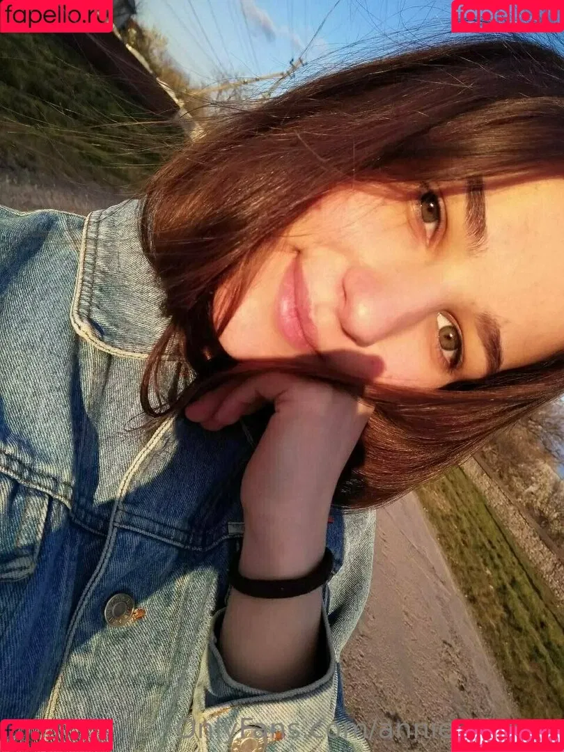 annie_aa / annie_cherry / https: / theanniecherry Onlyfans Photo Gallery 