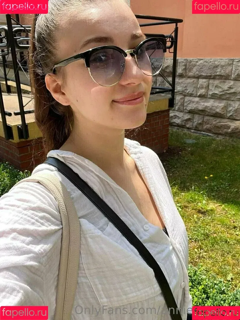 annie_aa / annie_cherry / https: / theanniecherry Onlyfans Photo Gallery 