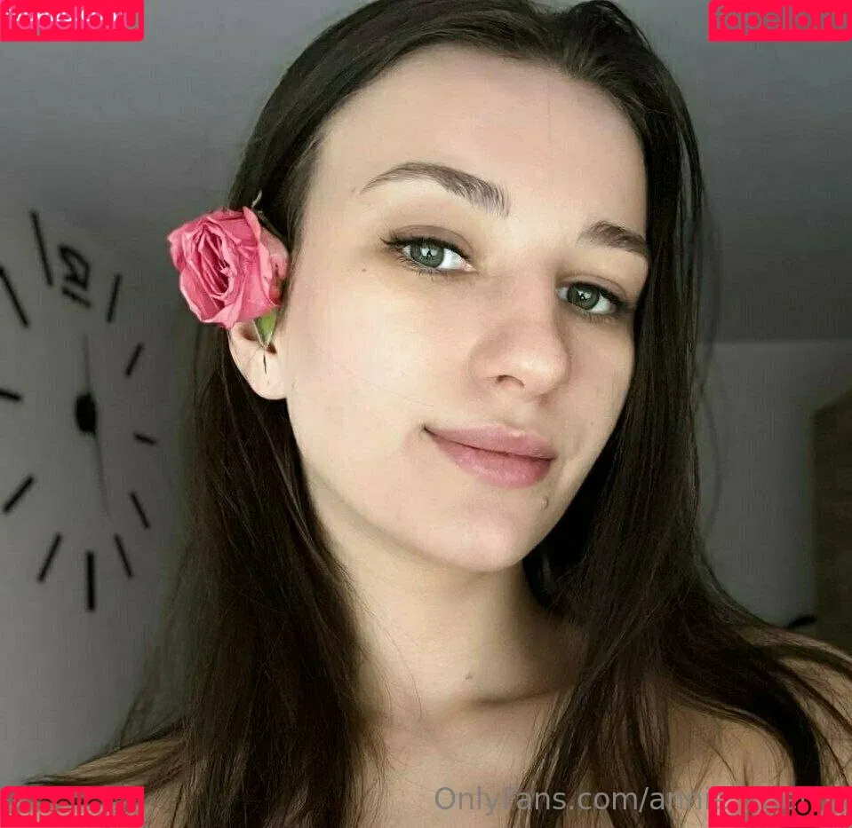 annie_aa / annie_cherry / https: / theanniecherry Onlyfans Photo Gallery 