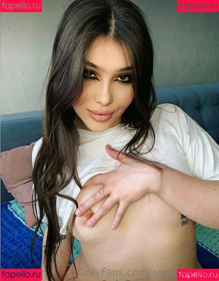 annie_aa / annie_cherry / https: / theanniecherry Onlyfans Photo Gallery 