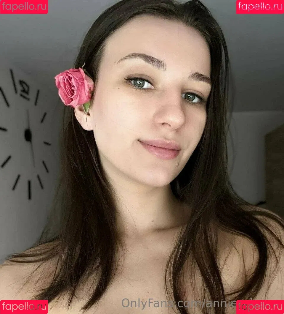 annie_aa / annie_cherry / https: / theanniecherry Onlyfans Photo Gallery 