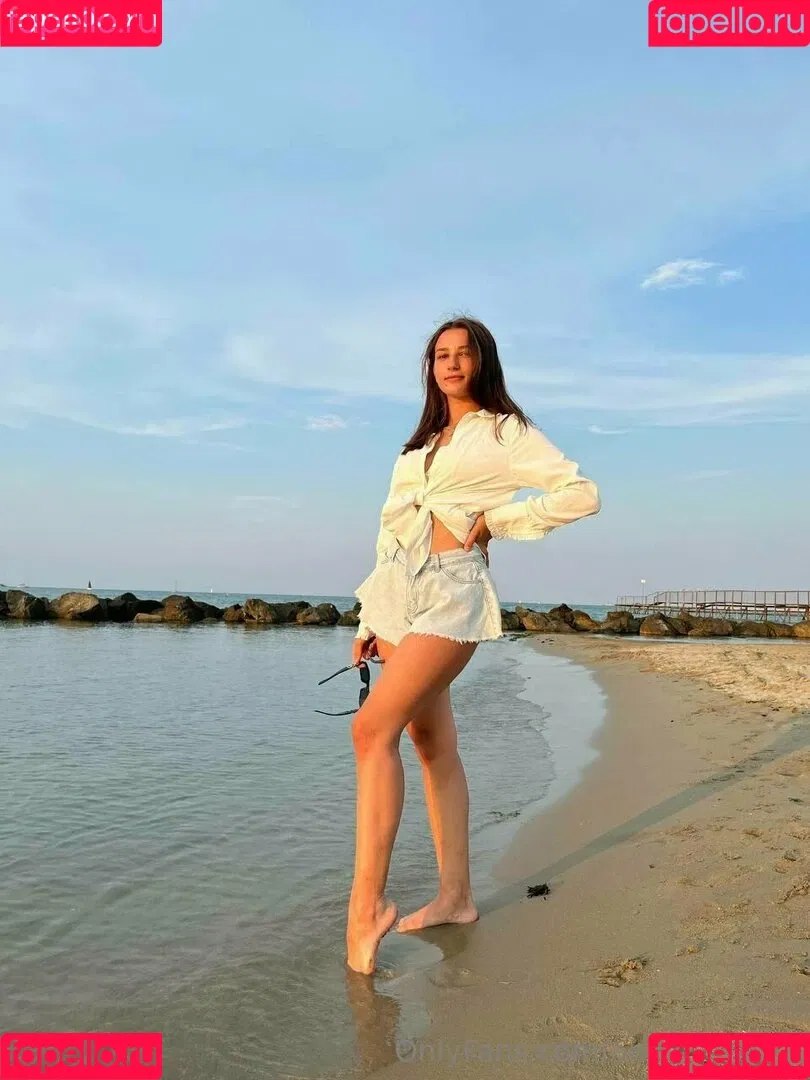 annie_aa / annie_cherry / https: / theanniecherry Onlyfans Photo Gallery 