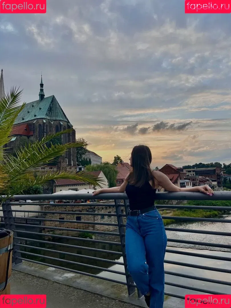 annie_aa / annie_cherry / https: / theanniecherry Onlyfans Photo Gallery 