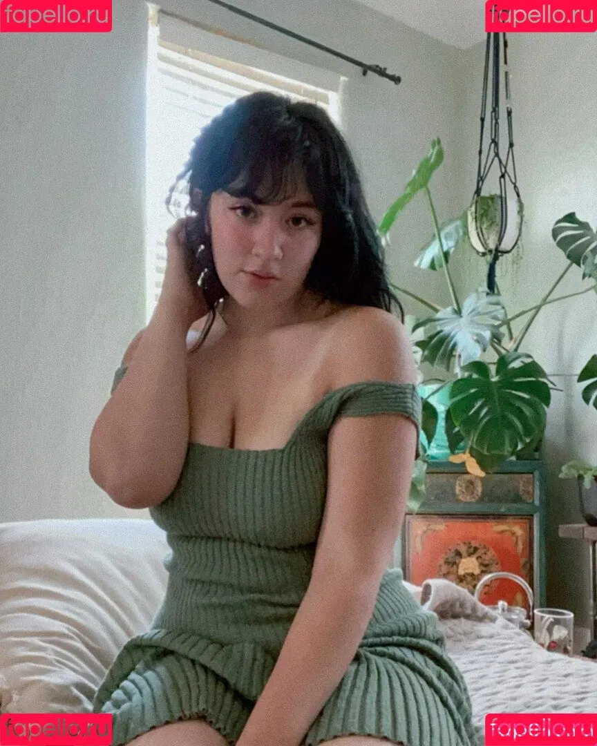 MapleDivine Onlyfans Photo Gallery 