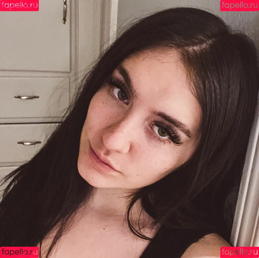 MapleDivine Onlyfans Photo Gallery 