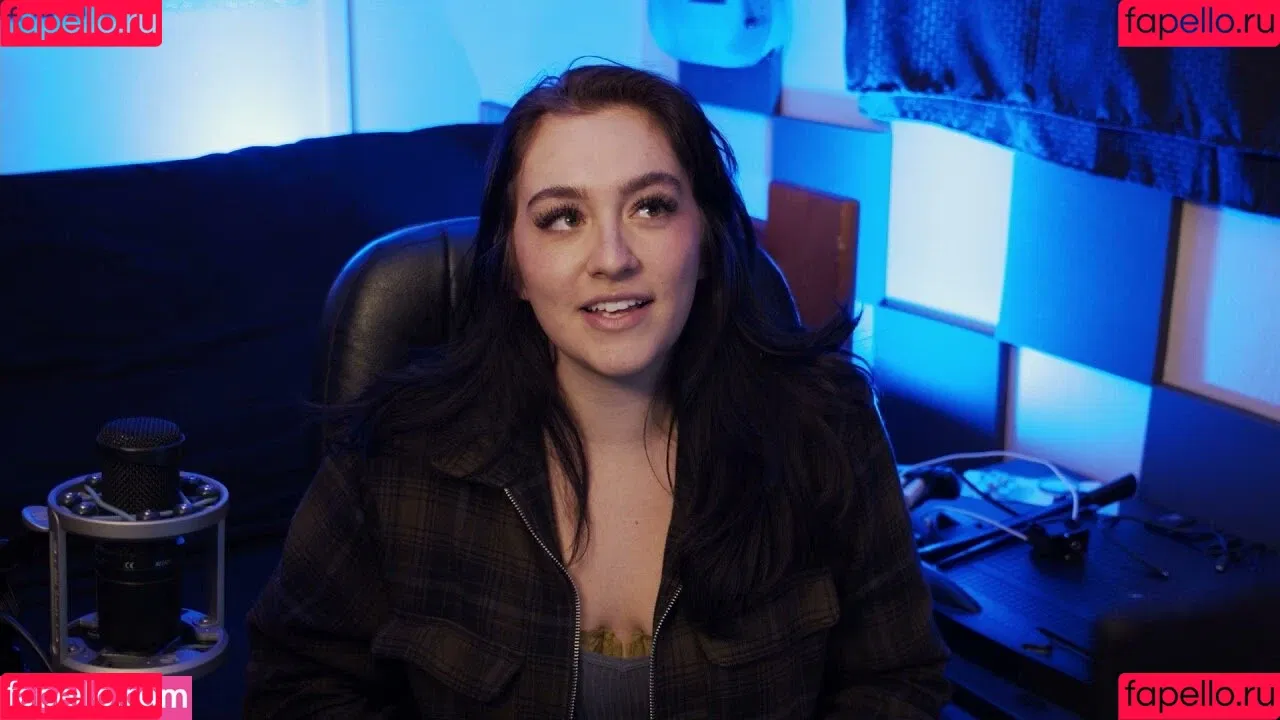 MapleDivine Onlyfans Photo Gallery 