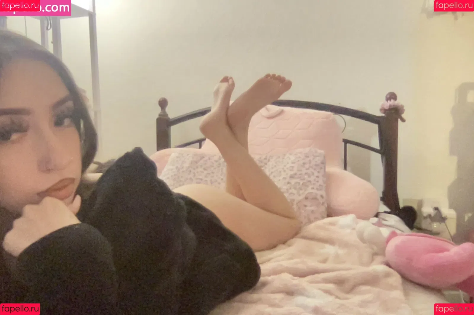 Mel / Melfarahmand / https: / luvvvmelx / melxo Onlyfans Photo Gallery 