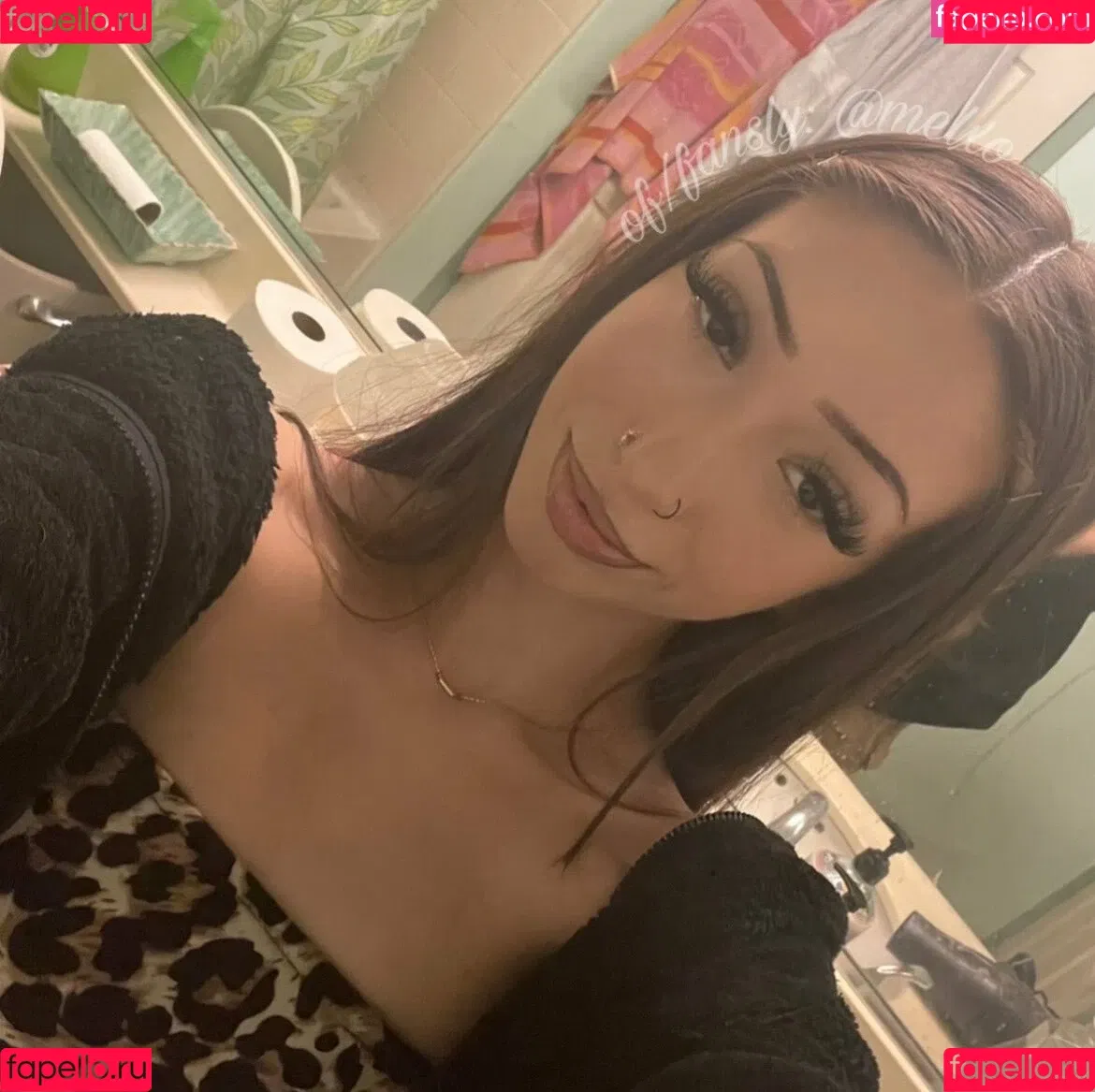 Mel / Melfarahmand / https: / luvvvmelx / melxo Onlyfans Photo Gallery 