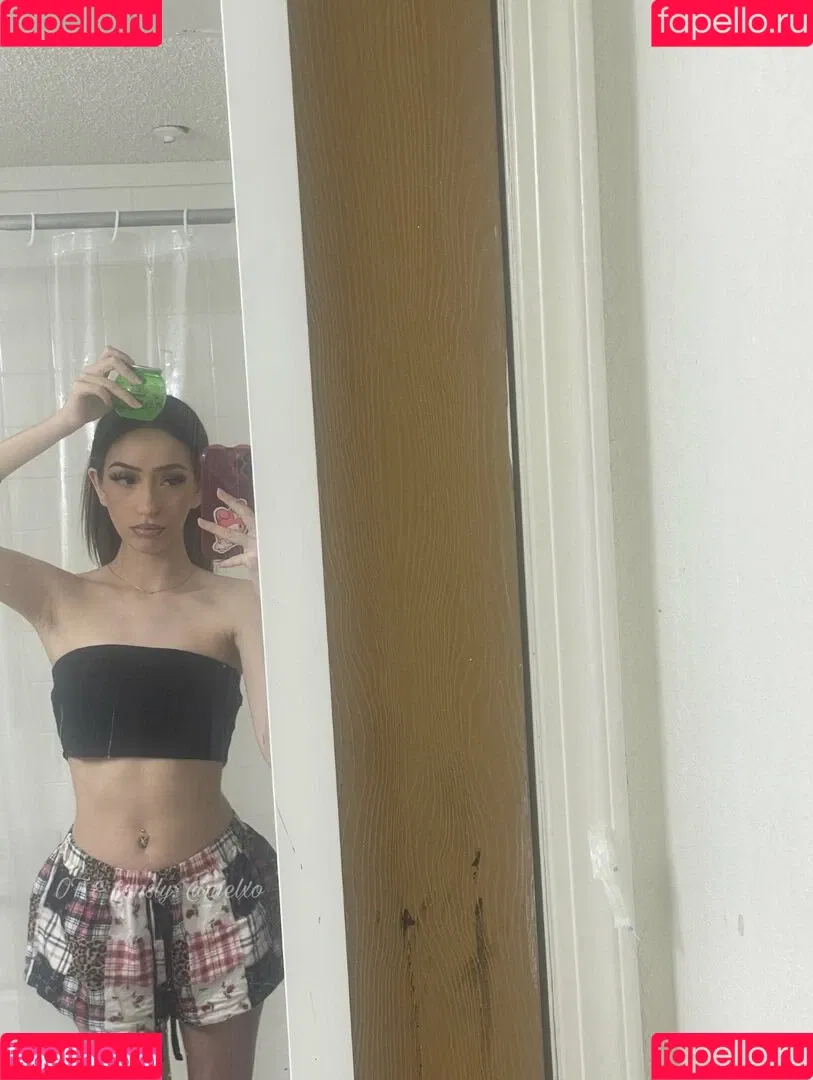 Mel / Melfarahmand / https: / luvvvmelx / melxo Onlyfans Photo Gallery 