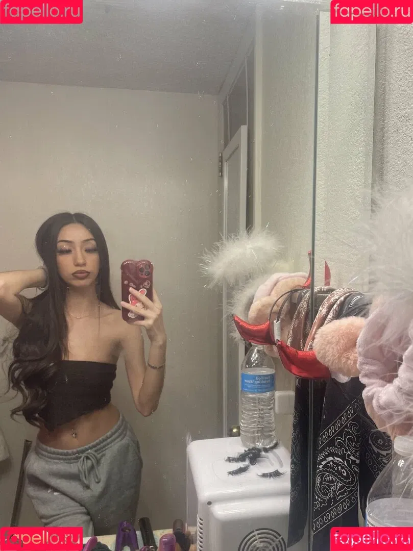 Mel / Melfarahmand / https: / luvvvmelx / melxo Onlyfans Photo Gallery 