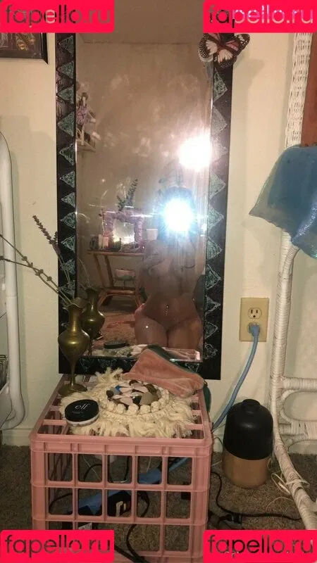 Mel / Melfarahmand / https: / luvvvmelx / melxo Onlyfans Photo Gallery 