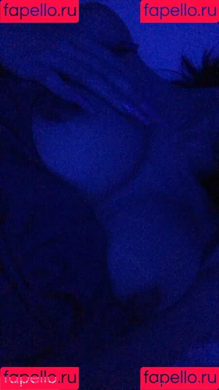 Mel / Melfarahmand / https: / luvvvmelx / melxo Onlyfans Photo Gallery 