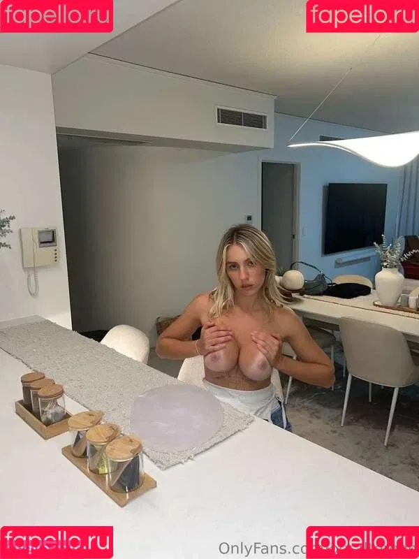 Rebecca McLeod / heralterego.02 / heralteregoo Onlyfans Photo Gallery 