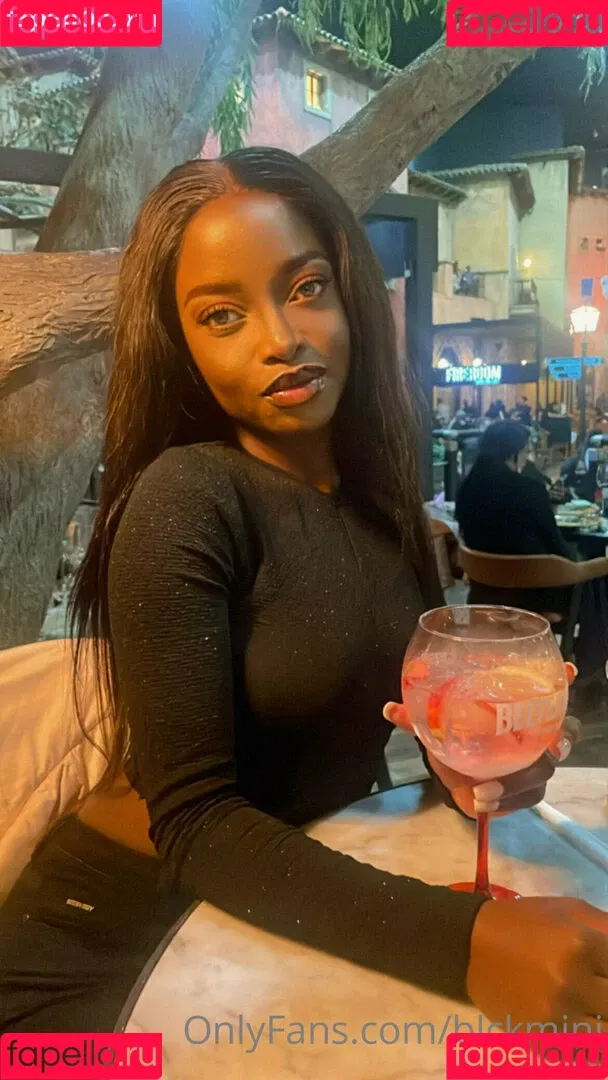 blaack.mini / blckmini Onlyfans Photo Gallery 