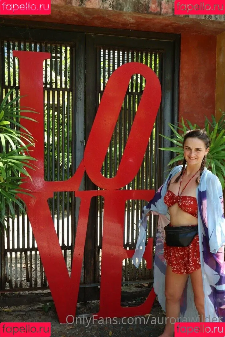 aurorawilder / thisisaurorawilder Onlyfans Photo Gallery 