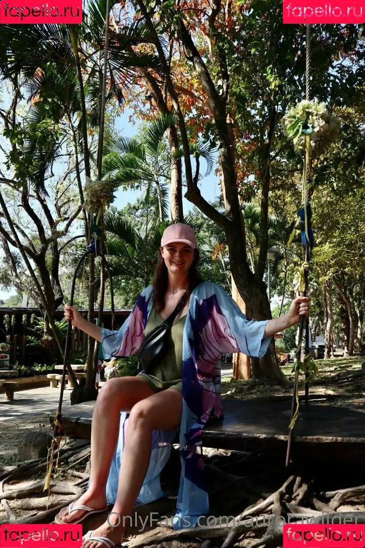 aurorawilder / thisisaurorawilder Onlyfans Photo Gallery 