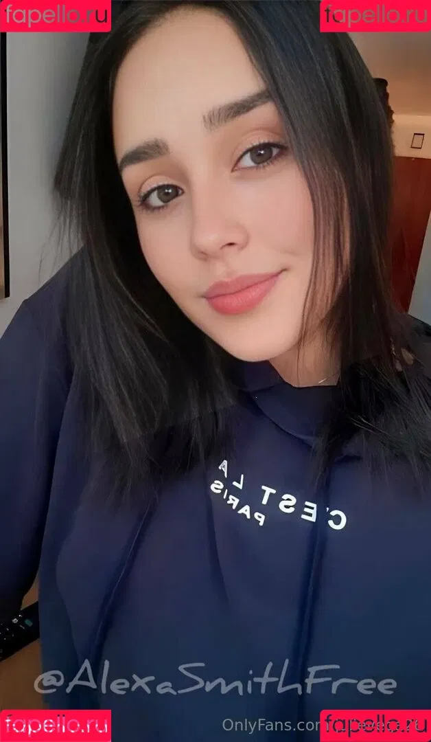 JulieVega26 / julievegaaaaa Onlyfans Photo Gallery 