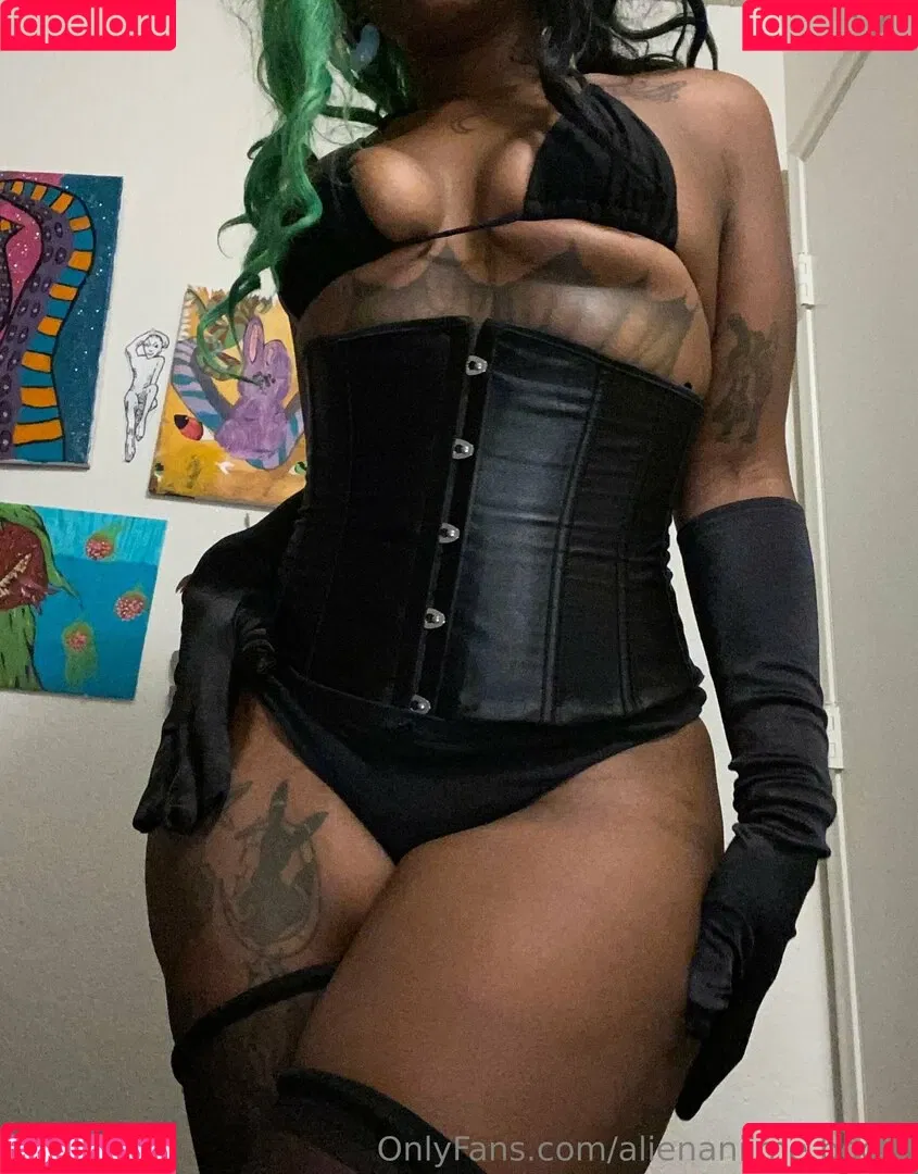 aliensphinx / alienspxxxres Onlyfans Photo Gallery 