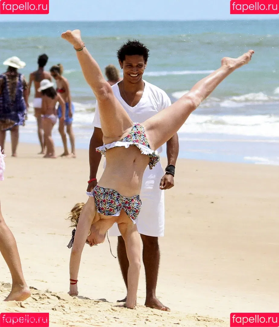 IAMKELLYBROOK / Kelly Brook / iamkb Onlyfans Photo Gallery 