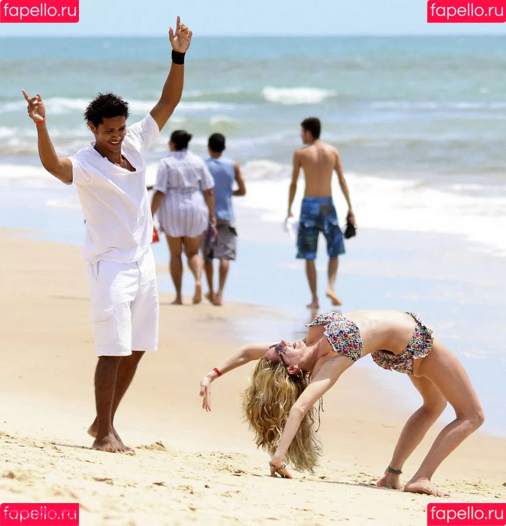 IAMKELLYBROOK / Kelly Brook / iamkb Onlyfans Photo Gallery 