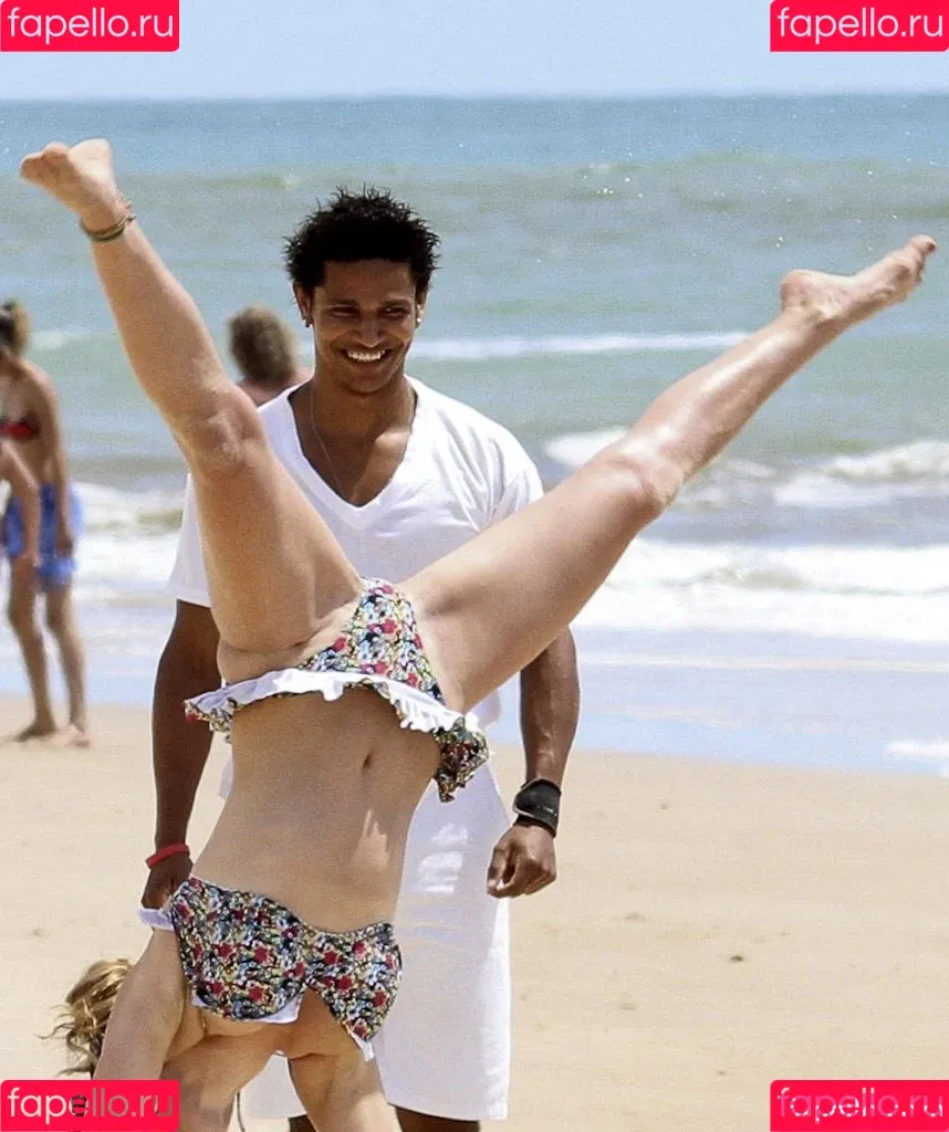 IAMKELLYBROOK / Kelly Brook / iamkb Onlyfans Photo Gallery 