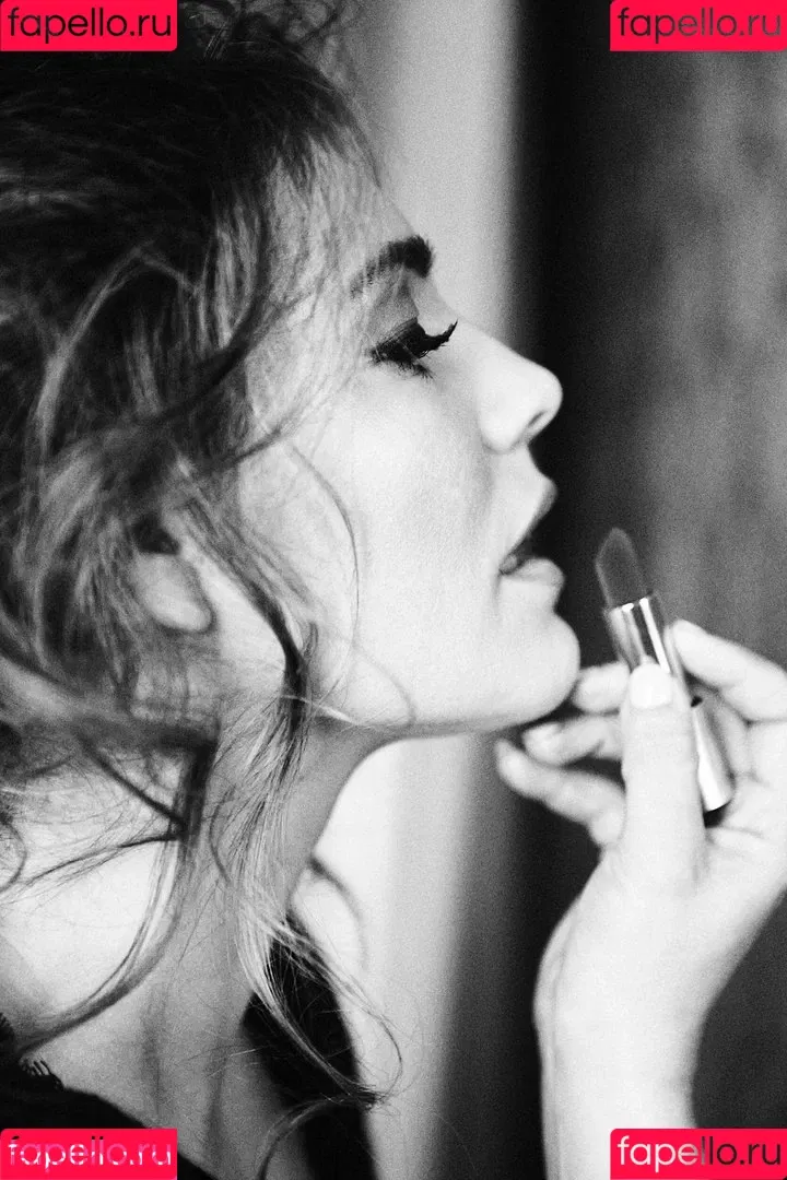 IAMKELLYBROOK / Kelly Brook / iamkb Onlyfans Photo Gallery 