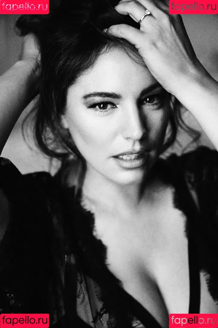 IAMKELLYBROOK / Kelly Brook / iamkb Onlyfans Photo Gallery 