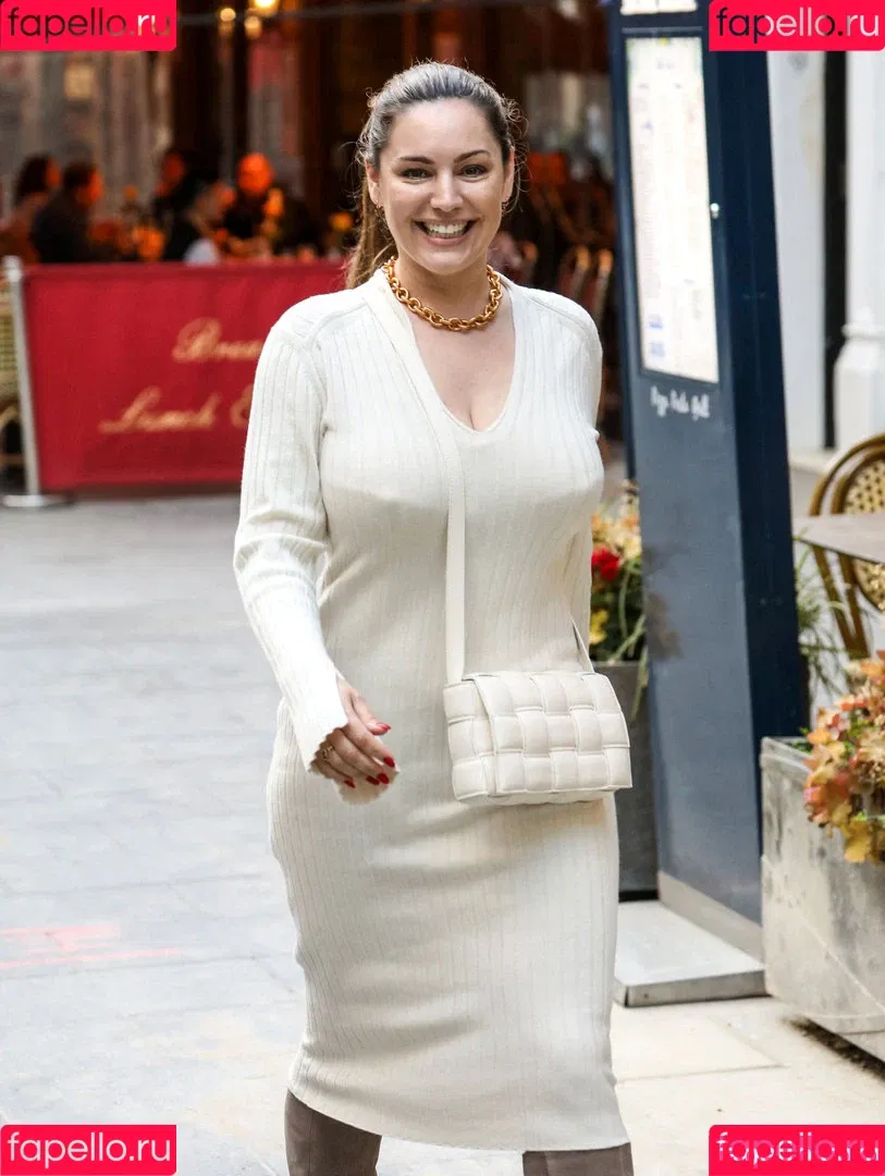 IAMKELLYBROOK / Kelly Brook / iamkb Onlyfans Photo Gallery 