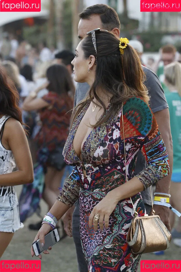 IAMKELLYBROOK / Kelly Brook / iamkb Onlyfans Photo Gallery 