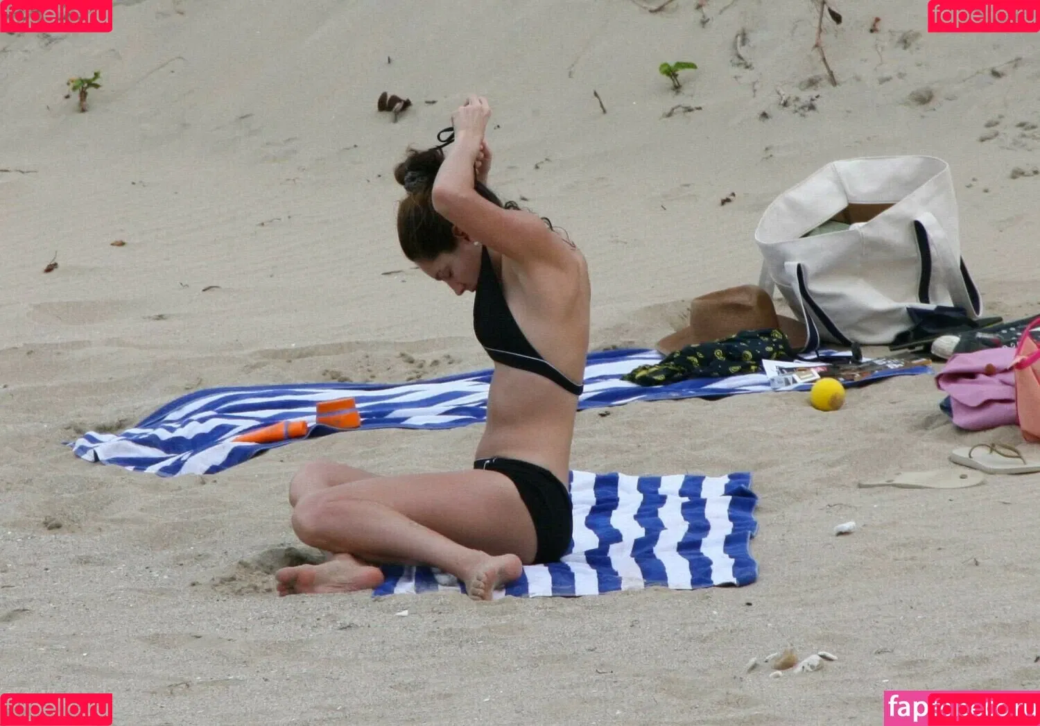 IAMKELLYBROOK / Kelly Brook / iamkb Onlyfans Photo Gallery 