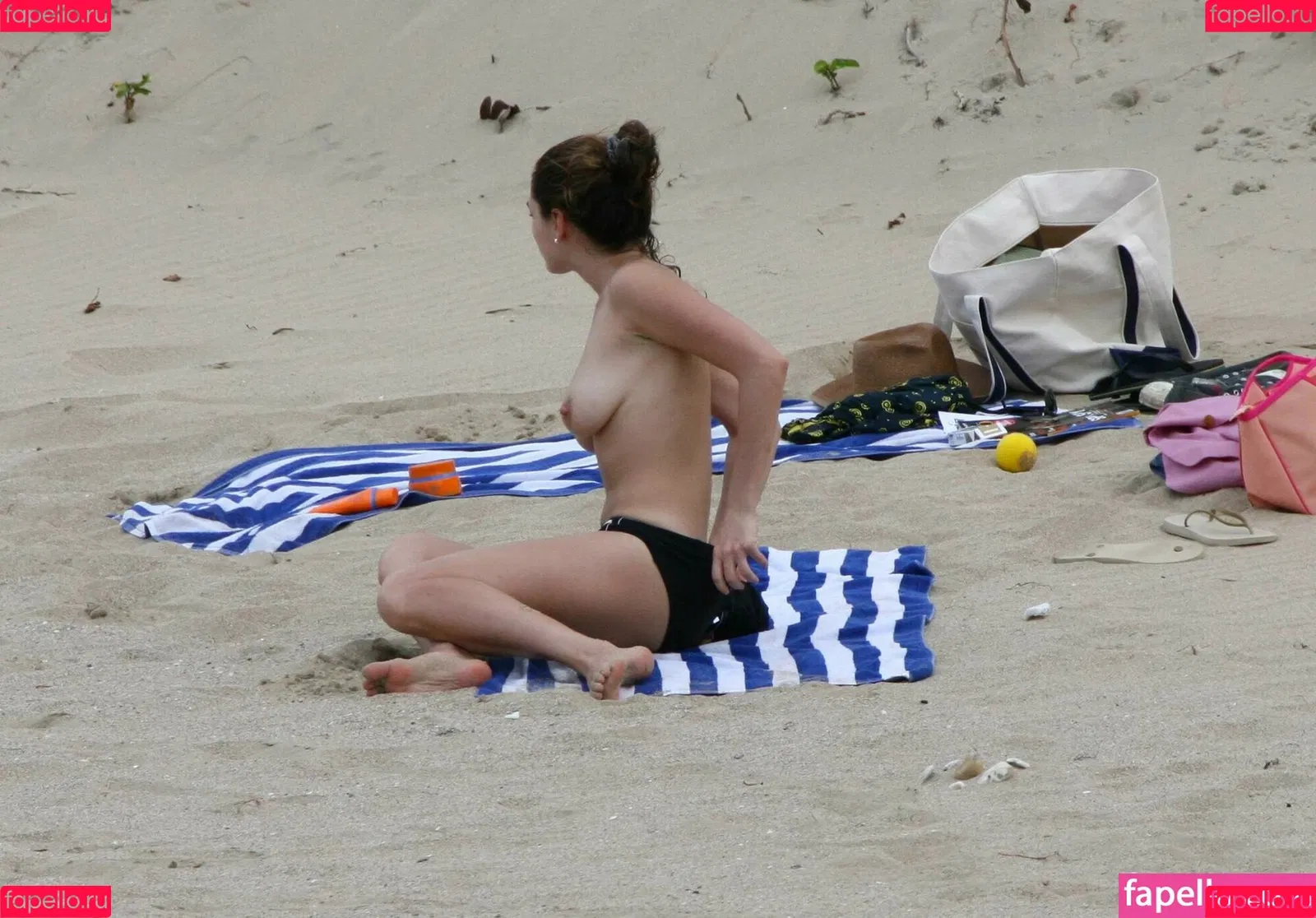 IAMKELLYBROOK / Kelly Brook / iamkb Onlyfans Photo Gallery 