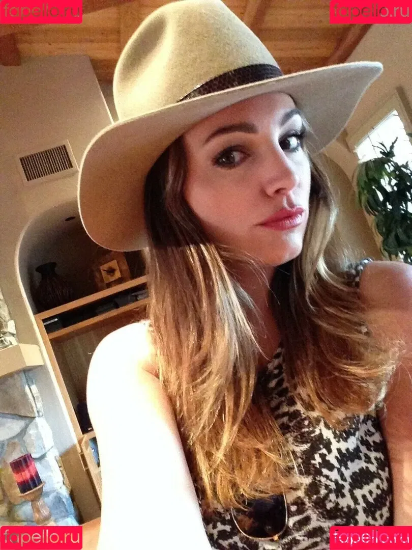 IAMKELLYBROOK / Kelly Brook / iamkb Onlyfans Photo Gallery 