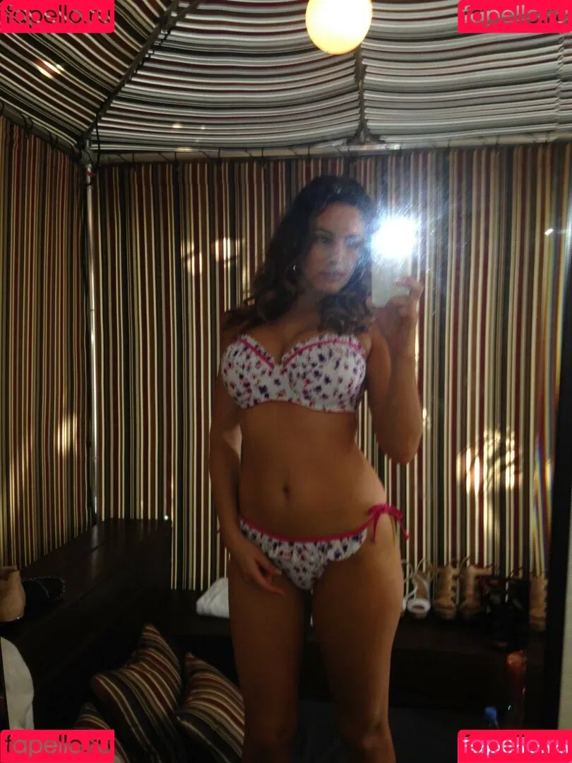 IAMKELLYBROOK / Kelly Brook / iamkb Onlyfans Photo Gallery 