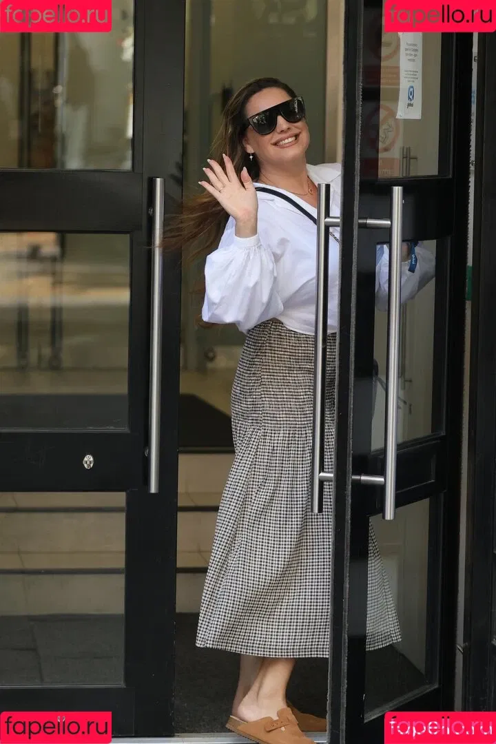 IAMKELLYBROOK / Kelly Brook / iamkb Onlyfans Photo Gallery 