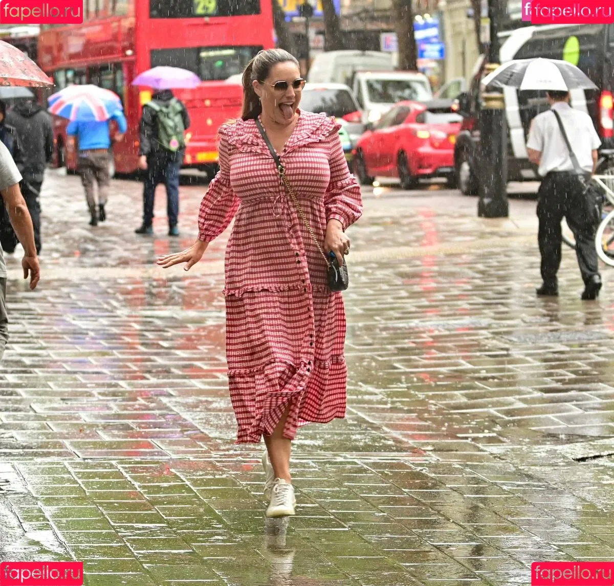 IAMKELLYBROOK / Kelly Brook / iamkb Onlyfans Photo Gallery 