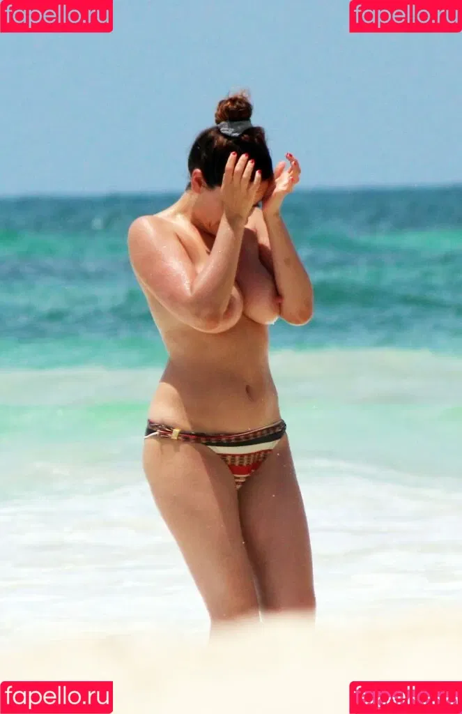 IAMKELLYBROOK / Kelly Brook / iamkb Onlyfans Photo Gallery 