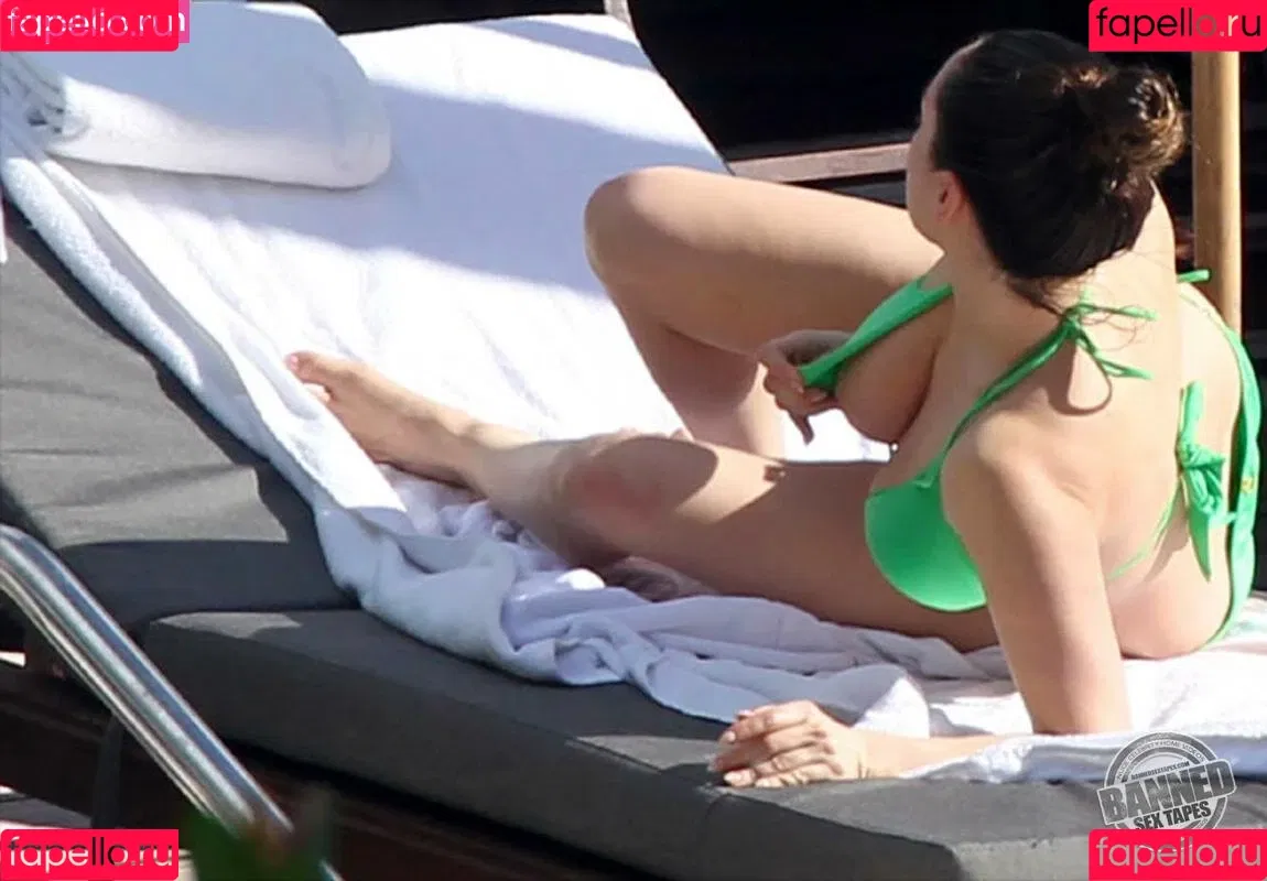 IAMKELLYBROOK / Kelly Brook / iamkb Onlyfans Photo Gallery 