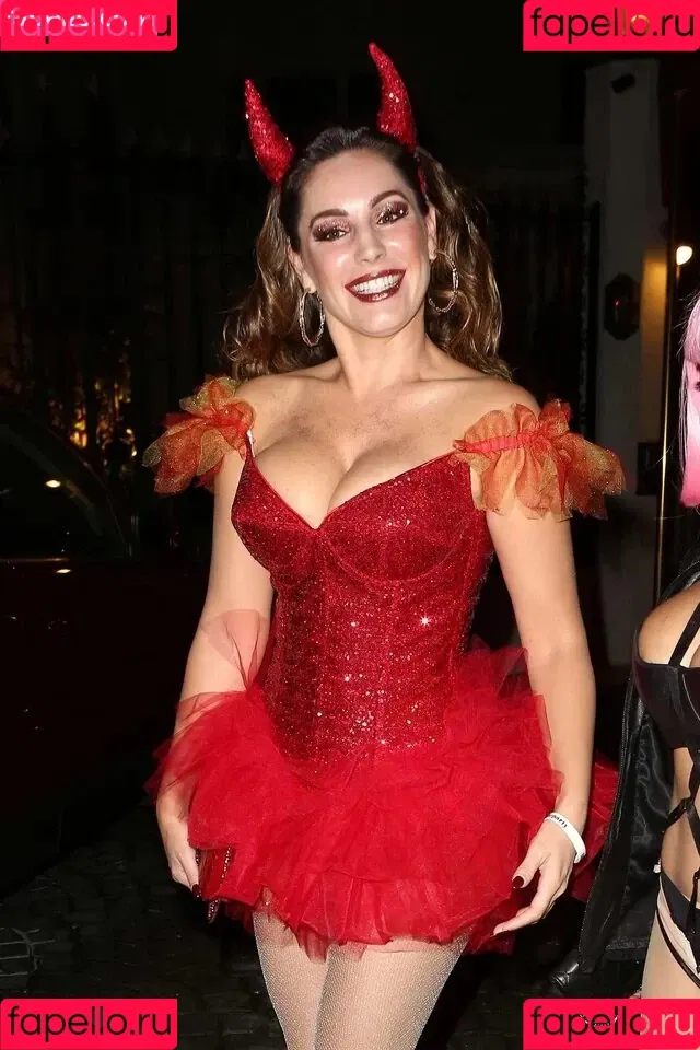 IAMKELLYBROOK / Kelly Brook / iamkb Onlyfans Photo Gallery 