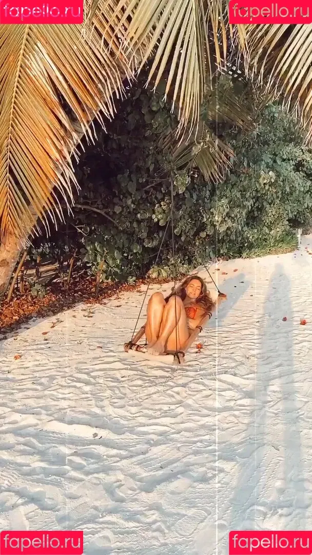 IAMKELLYBROOK / Kelly Brook / iamkb Onlyfans Photo Gallery 