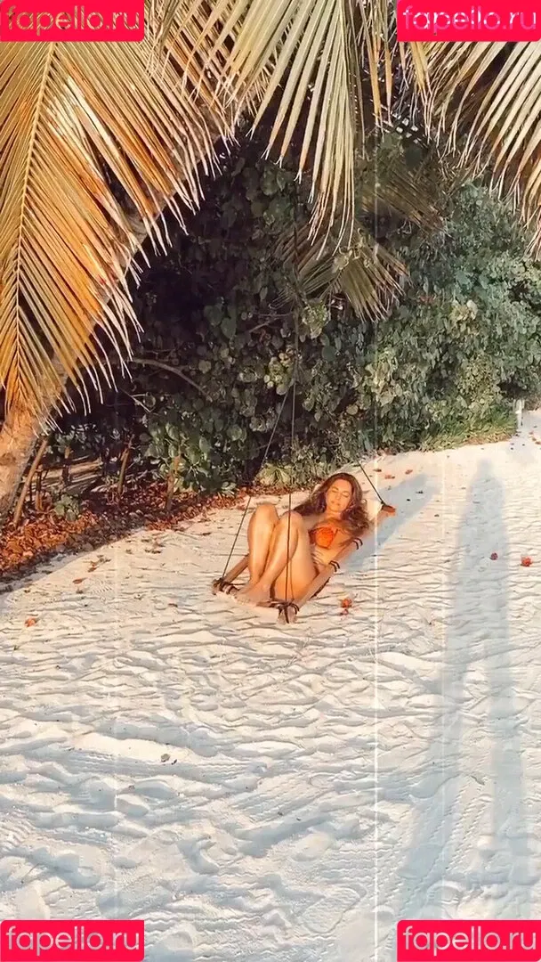 IAMKELLYBROOK / Kelly Brook / iamkb Onlyfans Photo Gallery 