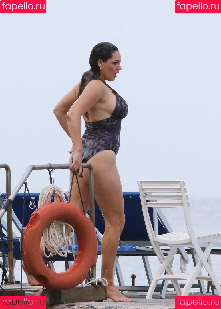 IAMKELLYBROOK / Kelly Brook / iamkb Onlyfans Photo Gallery 