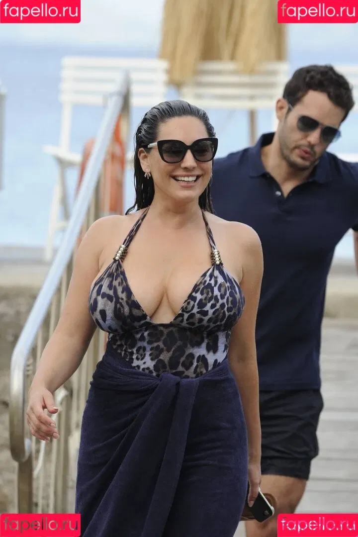 IAMKELLYBROOK / Kelly Brook / iamkb Onlyfans Photo Gallery 