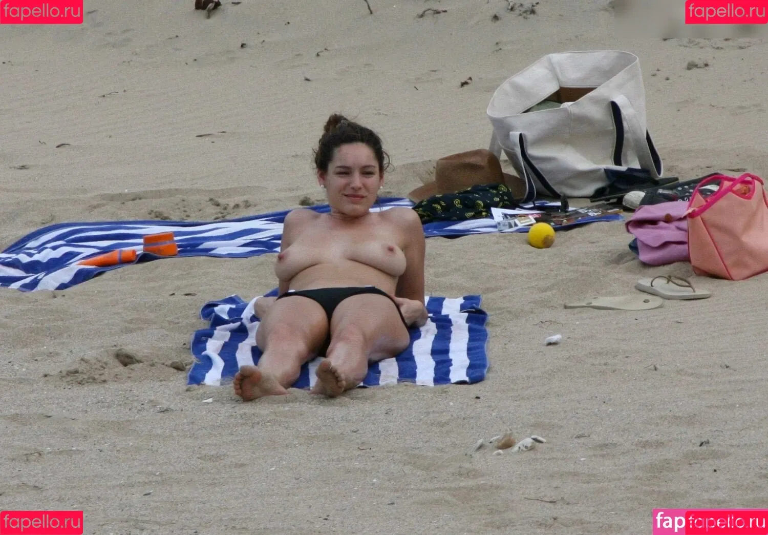 IAMKELLYBROOK / Kelly Brook / iamkb Onlyfans Photo Gallery 