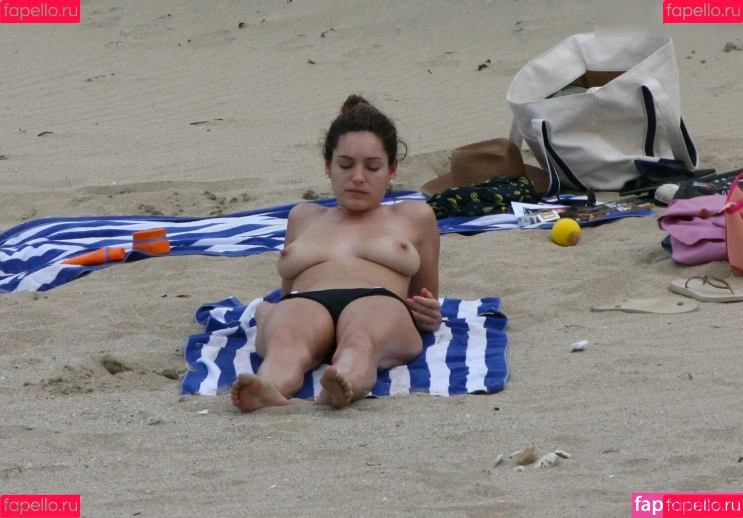 IAMKELLYBROOK / Kelly Brook / iamkb Onlyfans Photo Gallery 